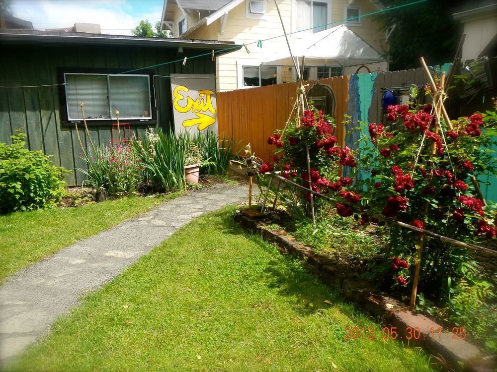 Eugene Lodge And International Hostel Exterior photo